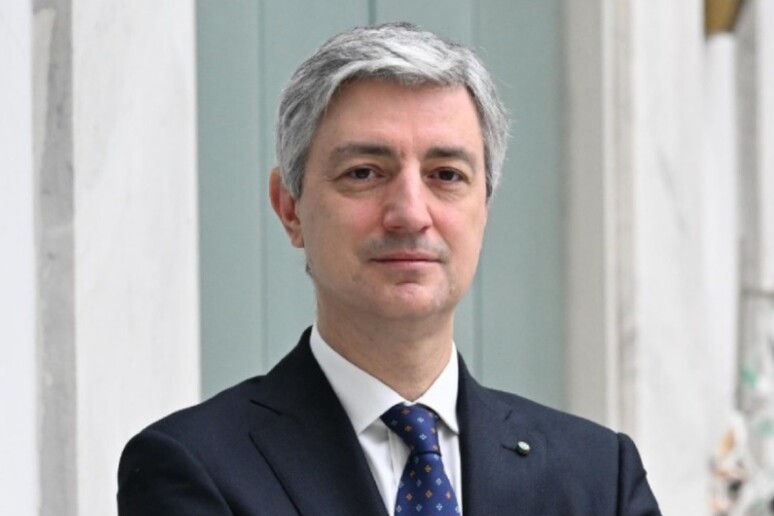 - RIPRODUZIONE RISERVATA