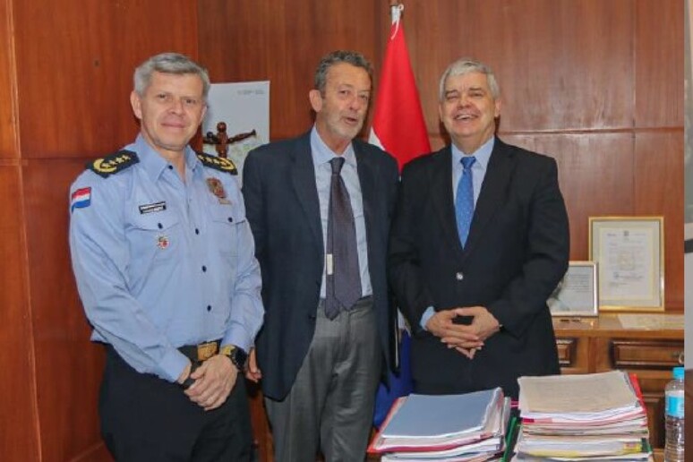 - RIPRODUZIONE RISERVATA