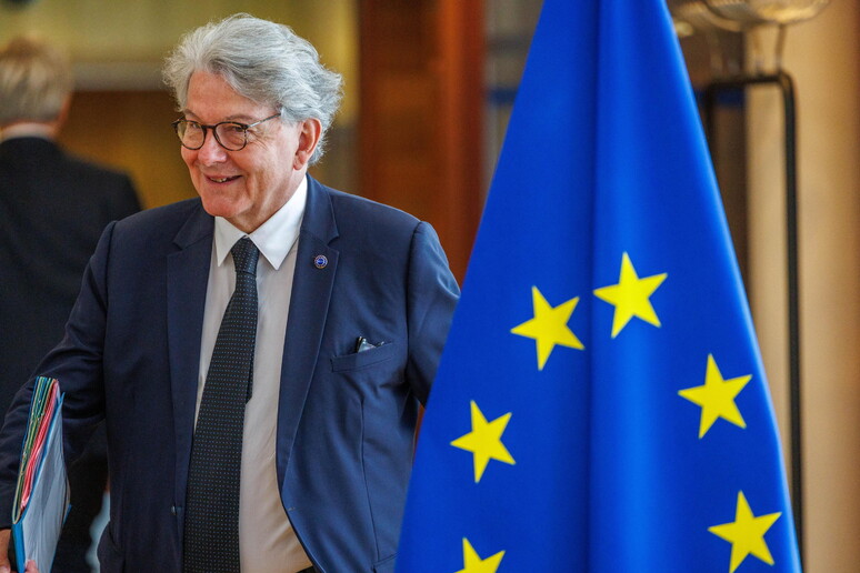 L 'Ue incalza l 'automotive:  'Accelerare sull 'elettrico ' © ANSA/EPA