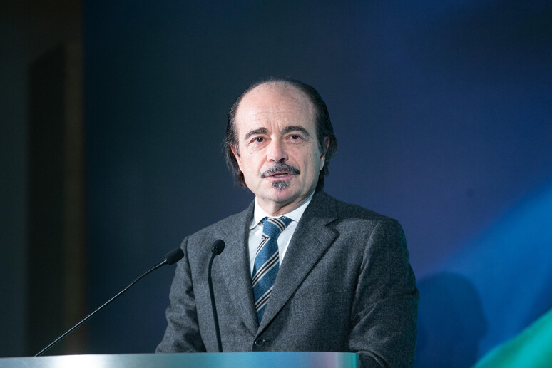- RIPRODUZIONE RISERVATA
