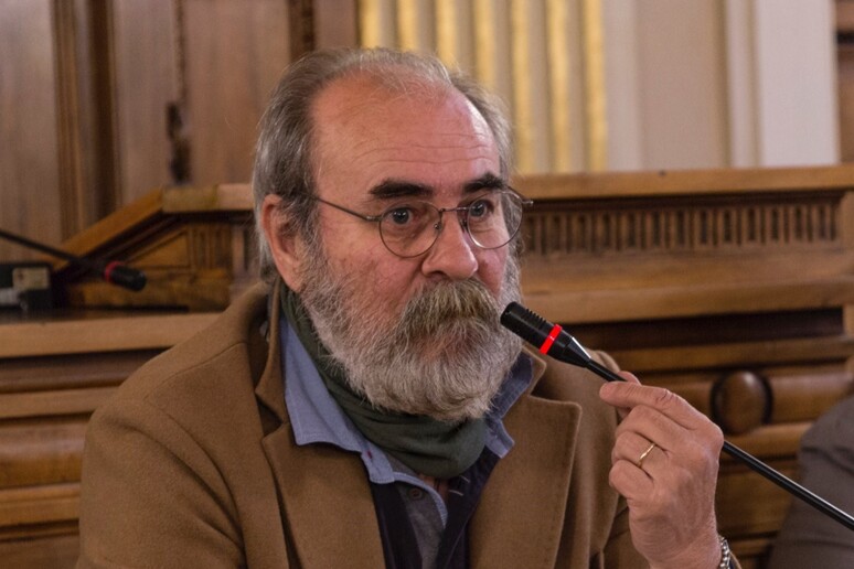 - RIPRODUZIONE RISERVATA