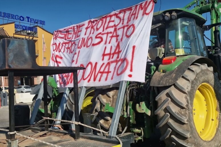 - RIPRODUZIONE RISERVATA