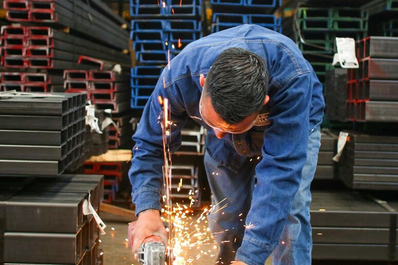 L 'Ue vara nuove tutele per l 'acciaio, al via da aprile © ANSA/AFP
