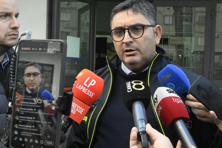 - RIPRODUZIONE RISERVATA