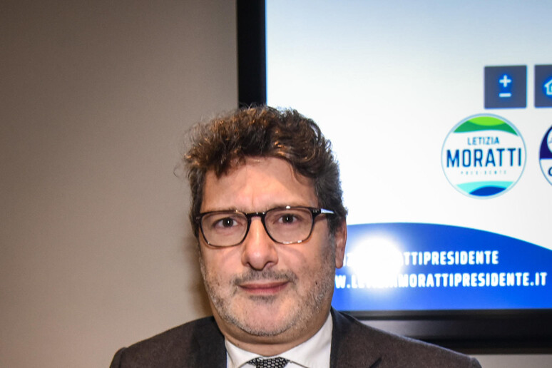 - RIPRODUZIONE RISERVATA