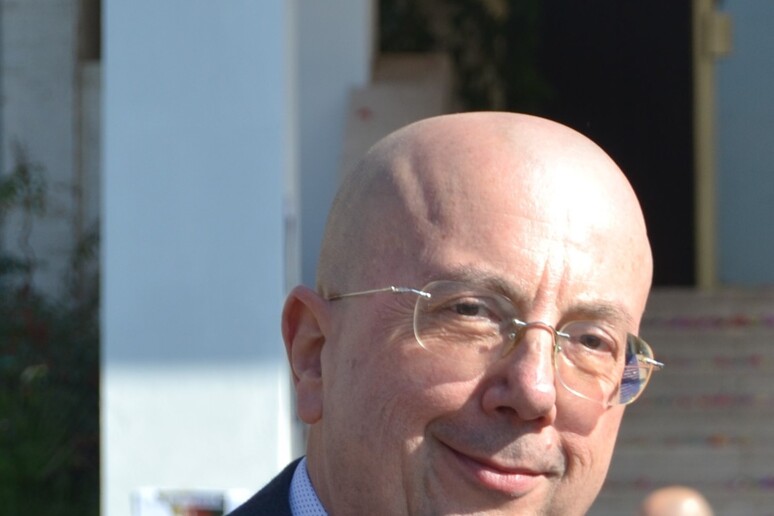 - RIPRODUZIONE RISERVATA
