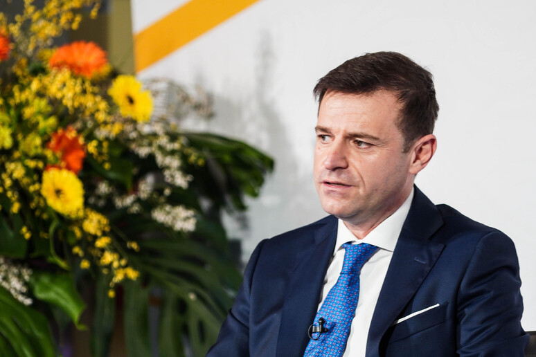 - RIPRODUZIONE RISERVATA