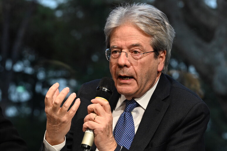 - RIPRODUZIONE RISERVATA