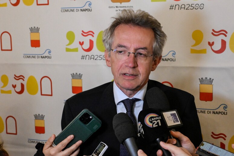 - RIPRODUZIONE RISERVATA