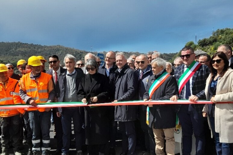 - RIPRODUZIONE RISERVATA