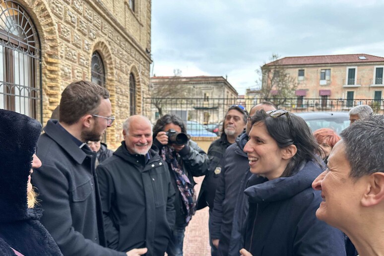 - RIPRODUZIONE RISERVATA