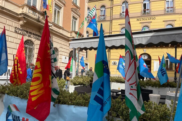 - RIPRODUZIONE RISERVATA