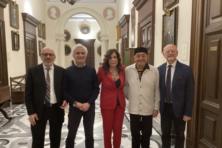 - RIPRODUZIONE RISERVATA