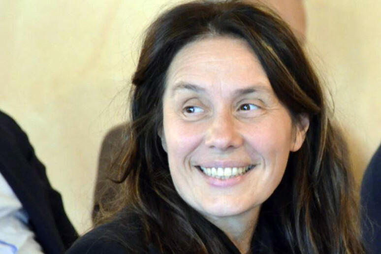 - RIPRODUZIONE RISERVATA
