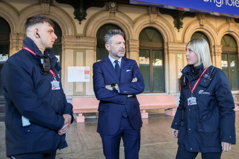 - RIPRODUZIONE RISERVATA