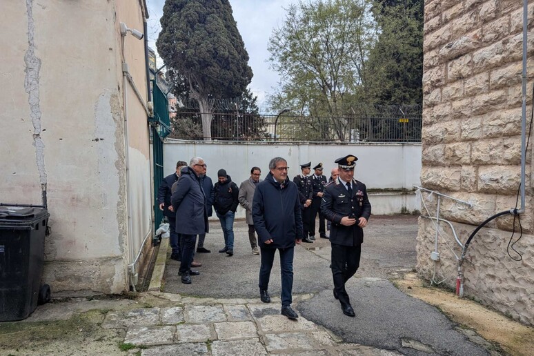 - RIPRODUZIONE RISERVATA