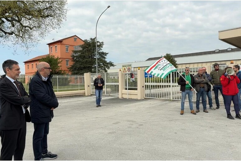 - RIPRODUZIONE RISERVATA