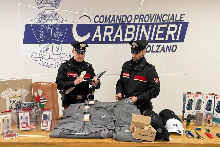 - RIPRODUZIONE RISERVATA