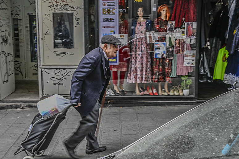 - RIPRODUZIONE RISERVATA