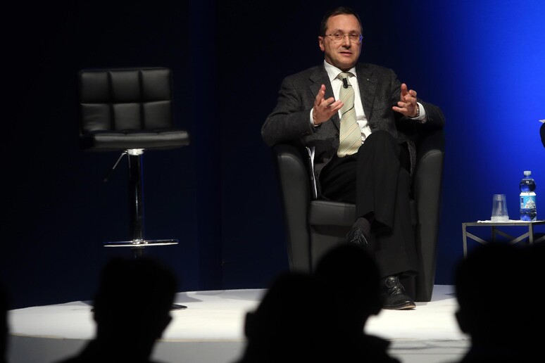- RIPRODUZIONE RISERVATA