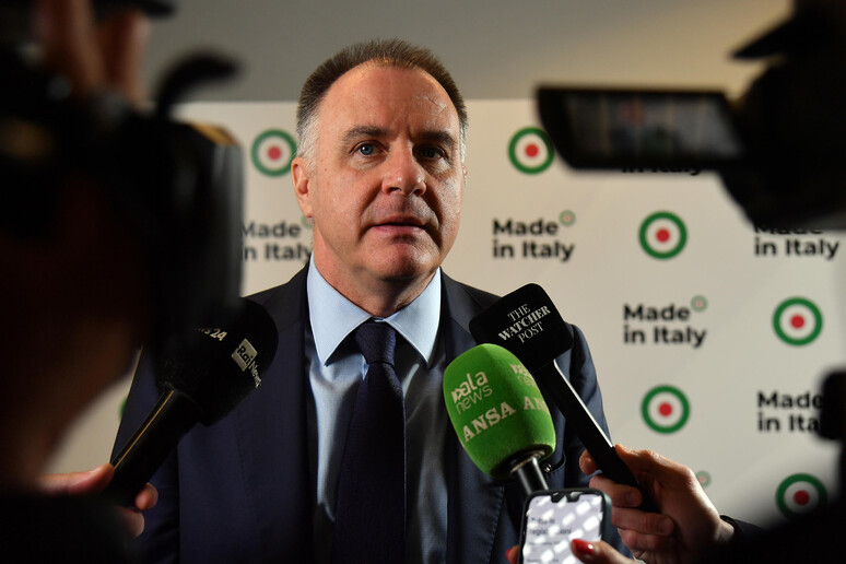 - RIPRODUZIONE RISERVATA