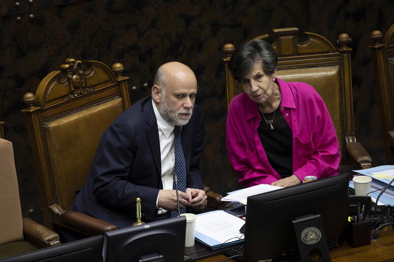 - RIPRODUZIONE RISERVATA
