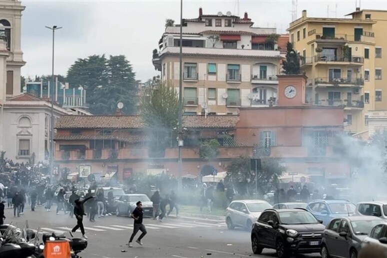 - RIPRODUZIONE RISERVATA