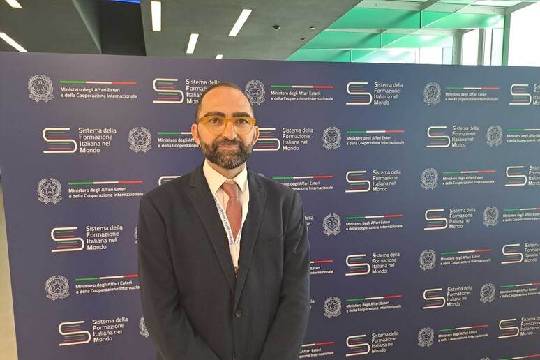 Alessandro Acella:  'La scuola di Algeri ponte tra l 'italianità e il mondo algerino ' - RIPRODUZIONE RISERVATA