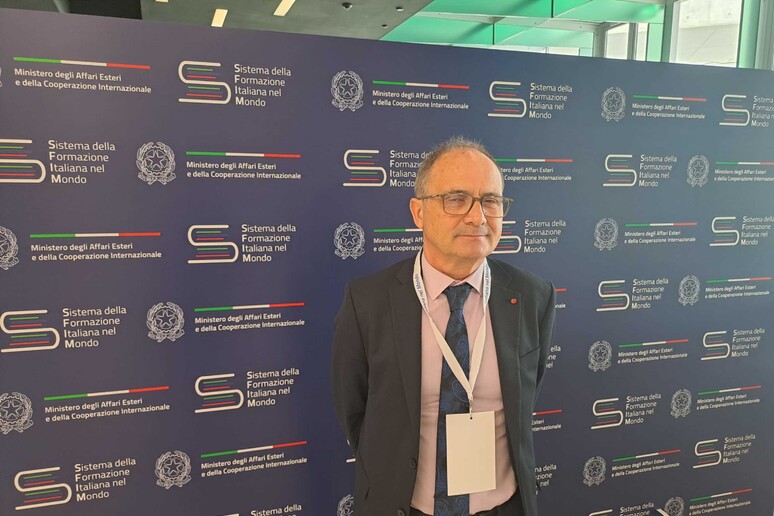 - RIPRODUZIONE RISERVATA