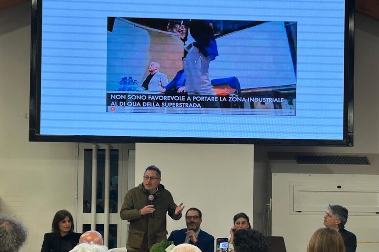- RIPRODUZIONE RISERVATA