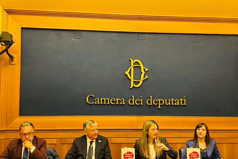 C.Martinangelo_E.Madeo_M.C.Gadda_A.Madeo - RIPRODUZIONE RISERVATA