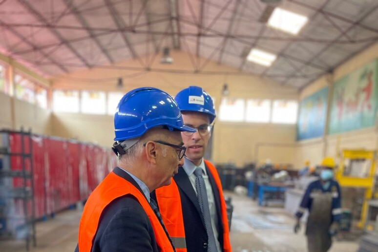 - RIPRODUZIONE RISERVATA