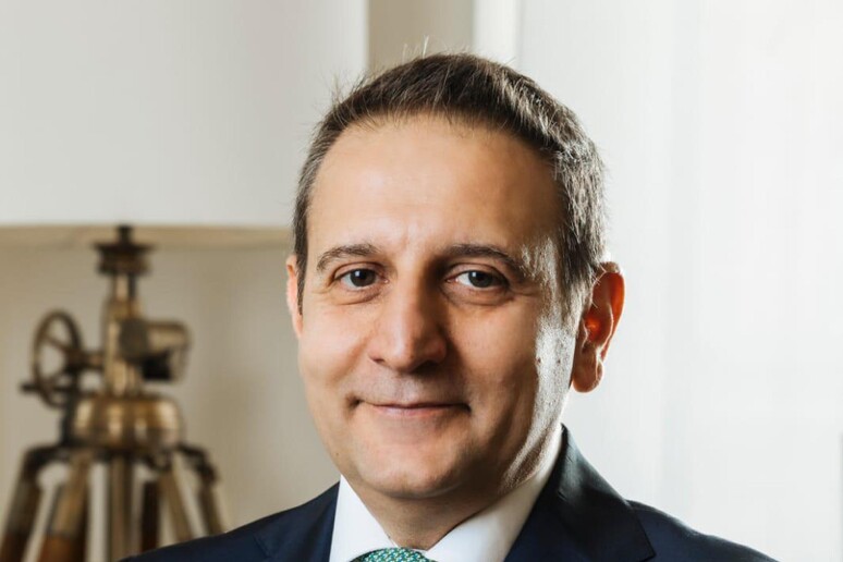 - RIPRODUZIONE RISERVATA