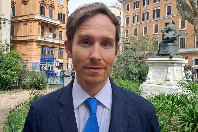- RIPRODUZIONE RISERVATA