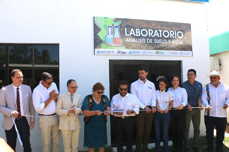 - RIPRODUZIONE RISERVATA