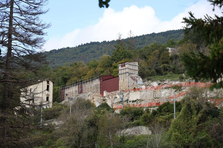 - RIPRODUZIONE RISERVATA