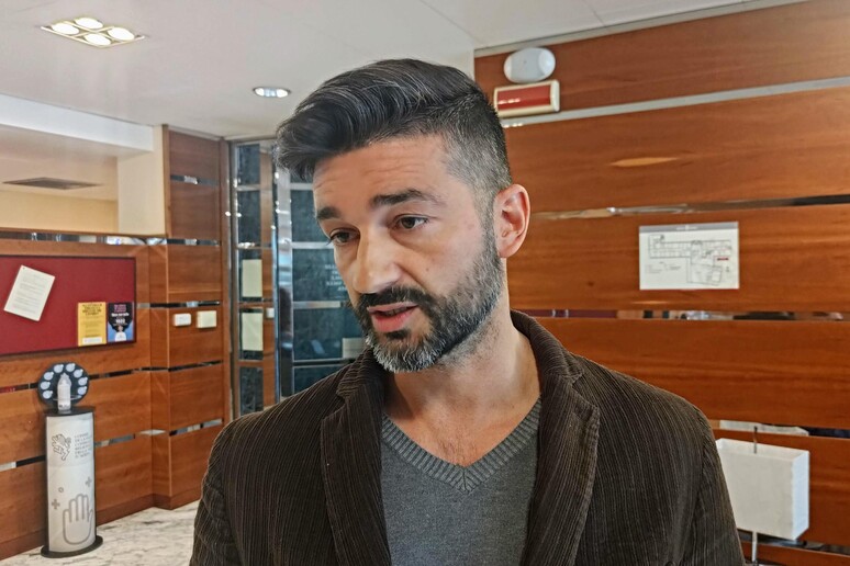 - RIPRODUZIONE RISERVATA