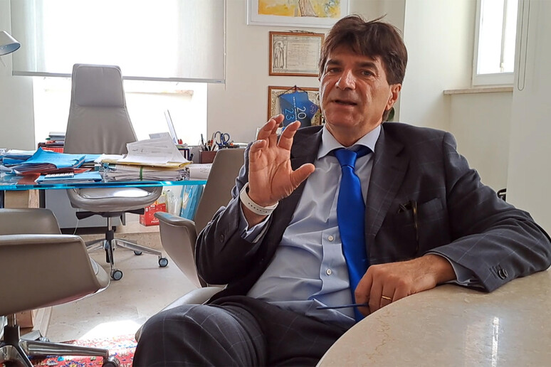 - RIPRODUZIONE RISERVATA