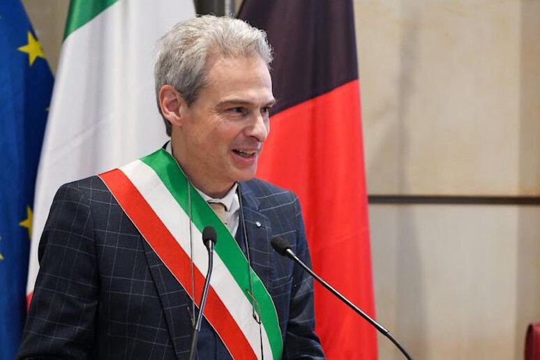 - RIPRODUZIONE RISERVATA