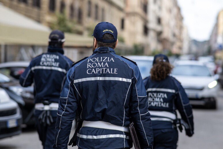 - RIPRODUZIONE RISERVATA