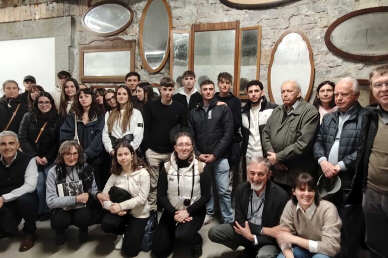 - RIPRODUZIONE RISERVATA