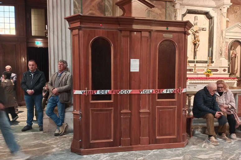 - RIPRODUZIONE RISERVATA