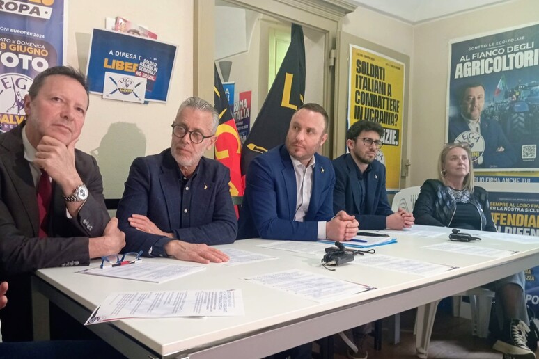- RIPRODUZIONE RISERVATA