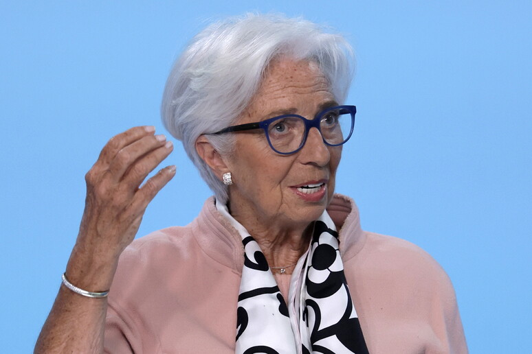 - RIPRODUZIONE RISERVATA