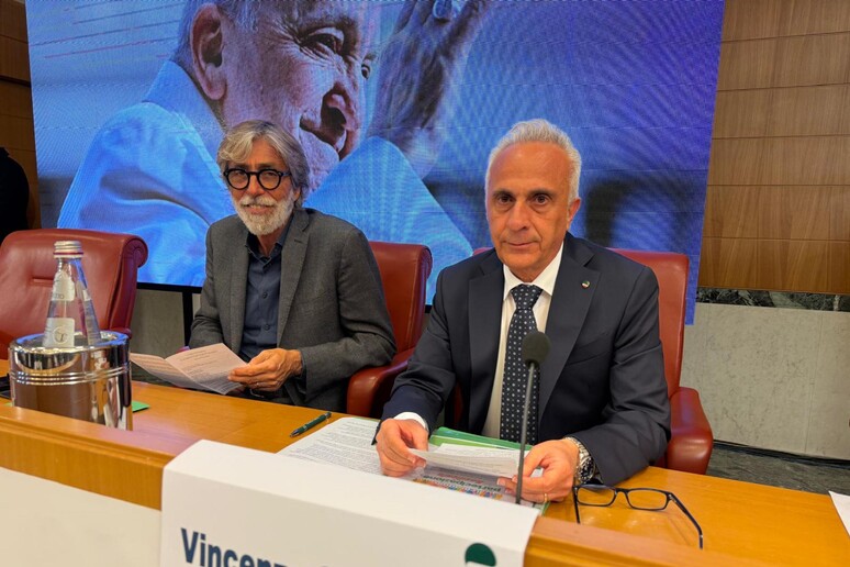 - RIPRODUZIONE RISERVATA