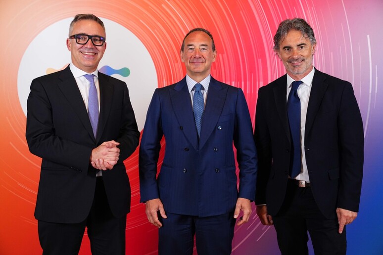 - RIPRODUZIONE RISERVATA