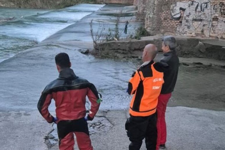 - RIPRODUZIONE RISERVATA
