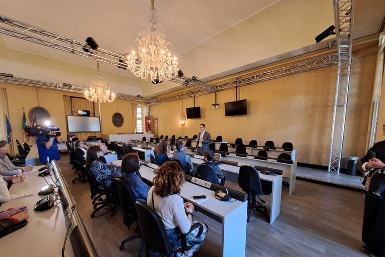 - RIPRODUZIONE RISERVATA