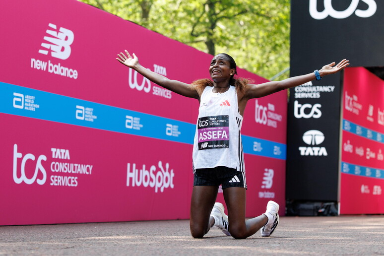 Assefa regina della maratona di Londra, record italiano per Yaremchuk © ANSA/EPA