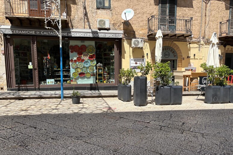 - RIPRODUZIONE RISERVATA